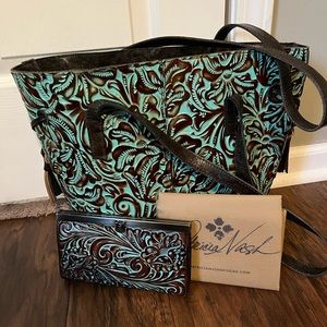 Patricia Nash shoulder bag and matching wallet set